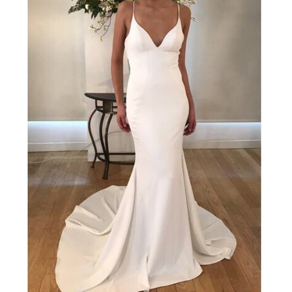 Dresses & Skirts - White Spaghetti Strap Backless Deep V-Neck Dress